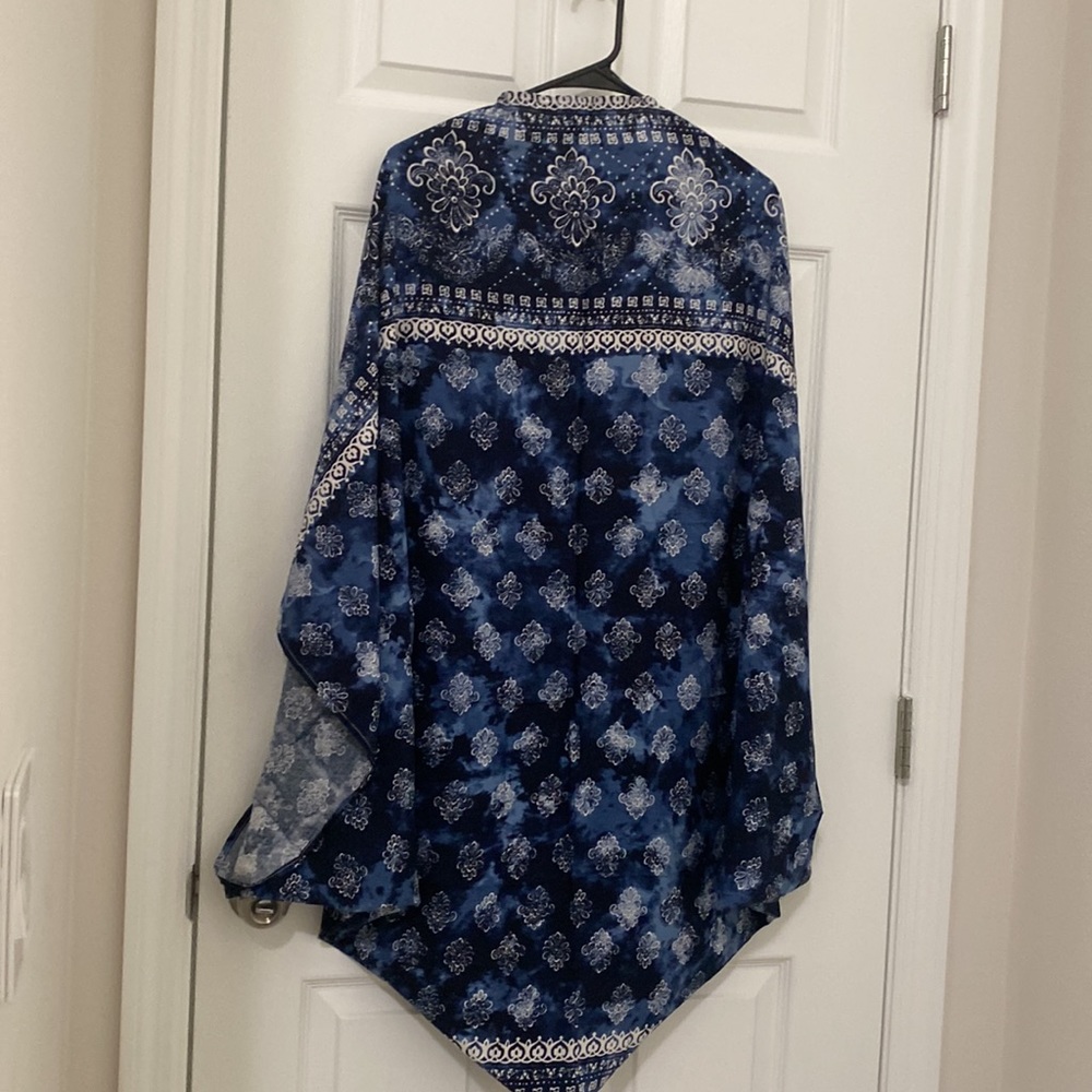 HP 3/28/23!! NWT Blue Pattern and Tie Dye Cover Up Kimono - Picture 8 of 9
